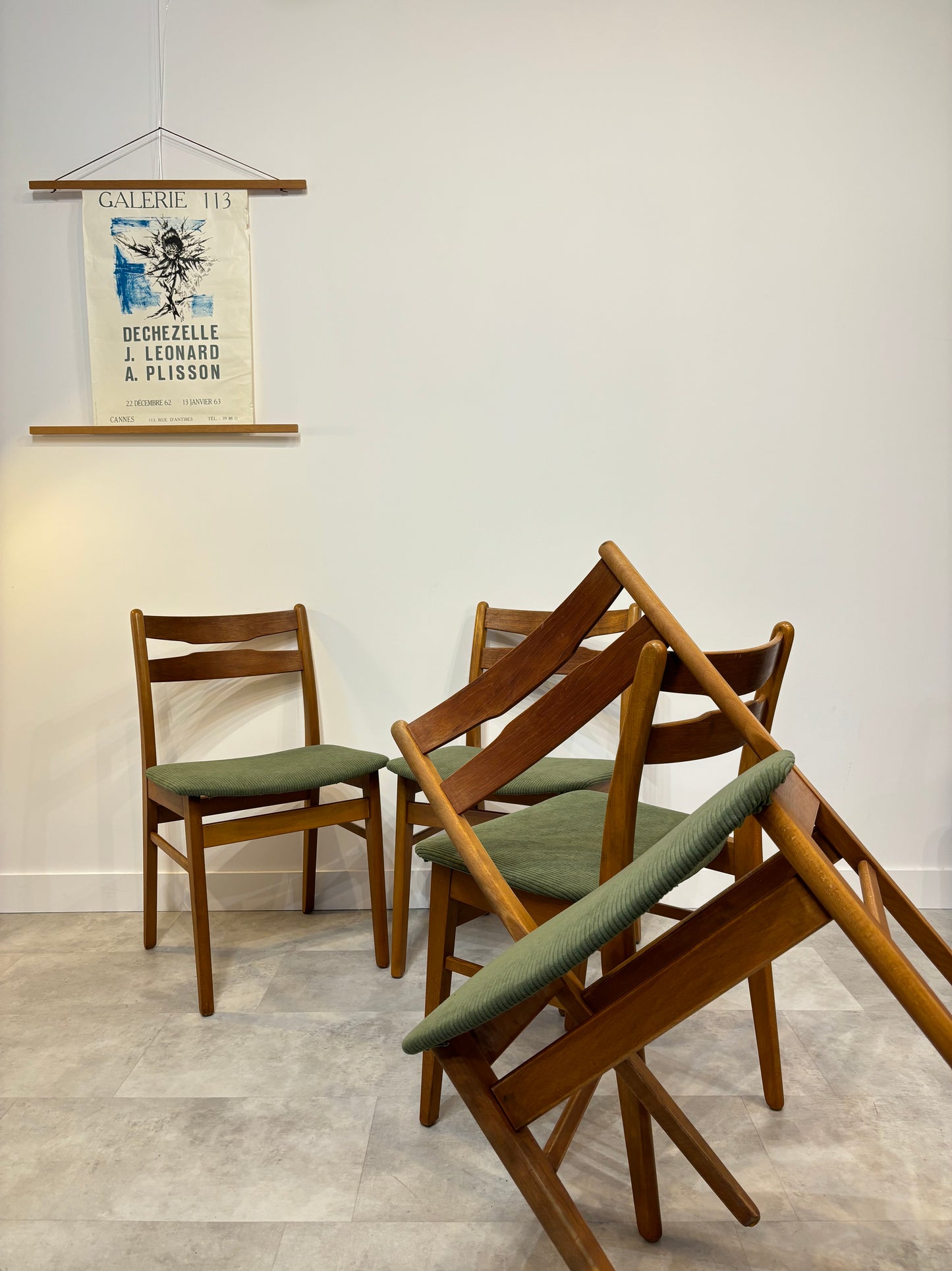 Lot de chaises teck et assise velour vert