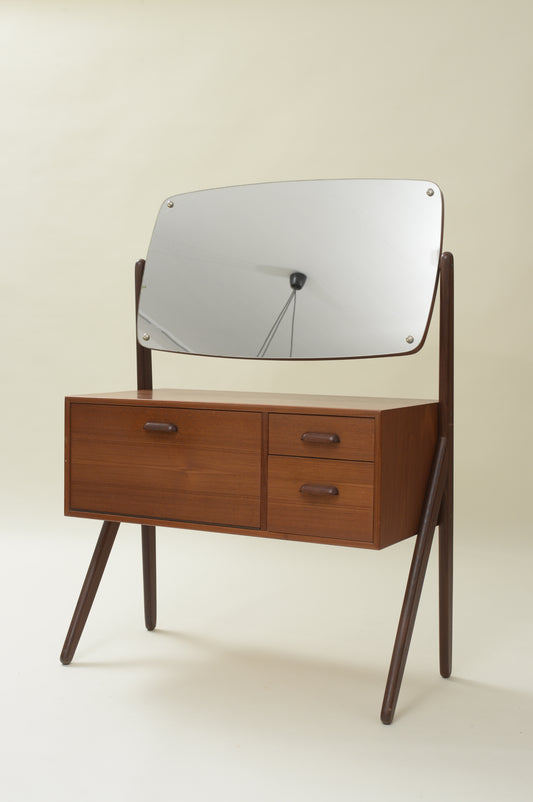 Coiffeuse Suedoise Avec Miroir Signee Olholm Mobelfabrik